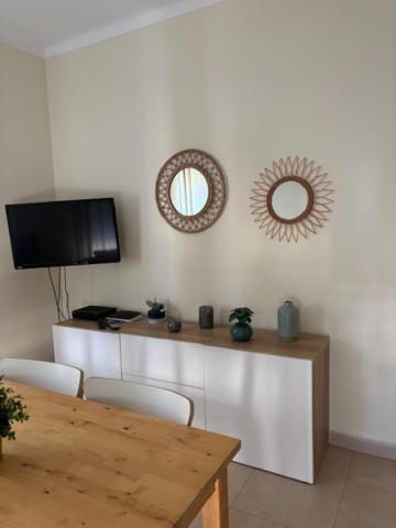T1 Luminoso Junto A Praia Altura Luaran gambar